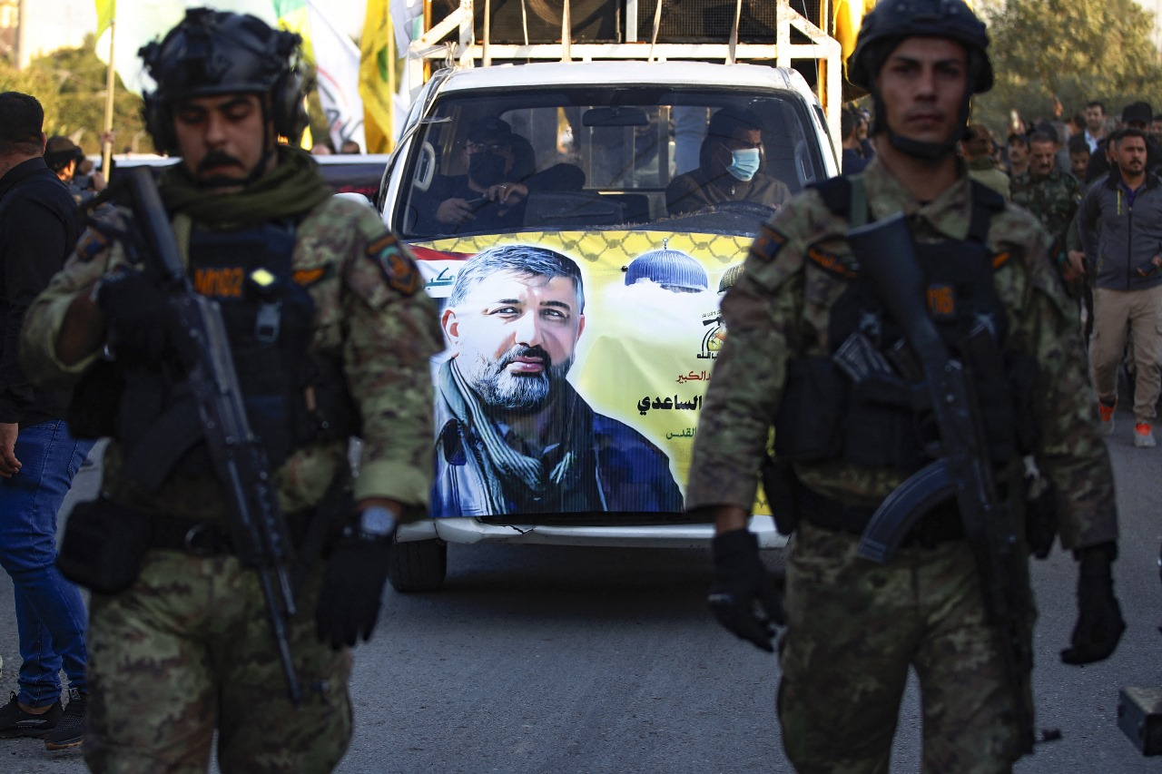 ڕێوڕەسمی ماتەمینی باقر ساعیدی، فەرماندەی کەتائیبی حیزبوڵڵای عێراقی کە لە ڕێککەوتی07-02-2024 لە هێرشێکی ئەمریکا لە بەغدا کوژرا - وێنە: AFP