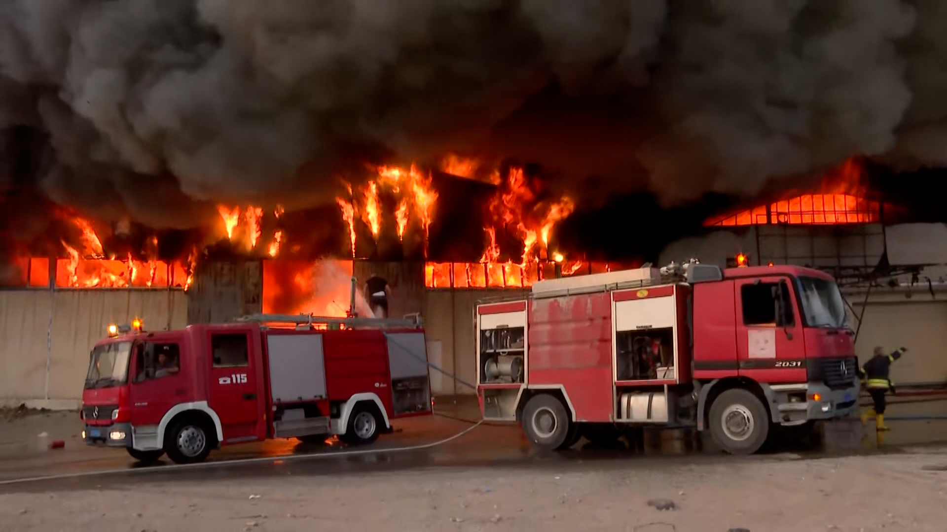 ئاگرێکی گەورە لە ناوچەی پیشەسازیی سلێمانی دەکەوێتەوە