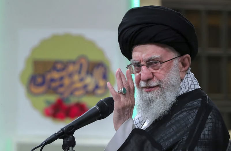 خامنەیی: نابێت زیادەڕۆیی لە گەورەکردنی هێرشەکانی ئیسرائیل بکرێت