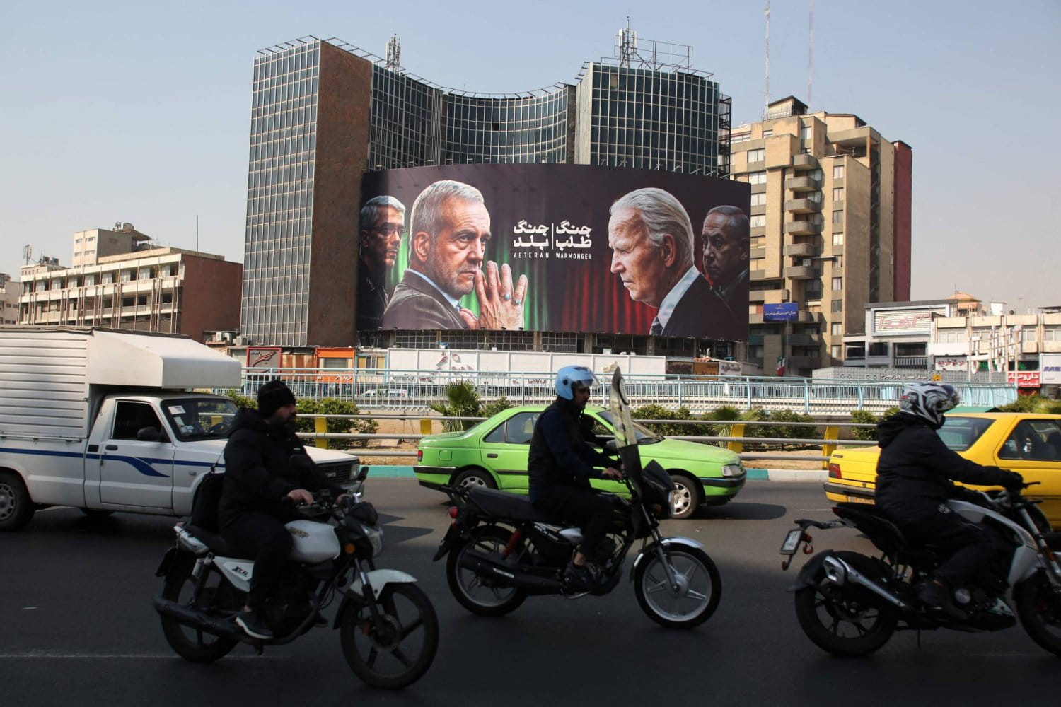 ئێران بەهۆی گرژییەکانی لەگەڵ ئیسرائیل بودجەی سەربازی 200% بەرز دەکاتەوە