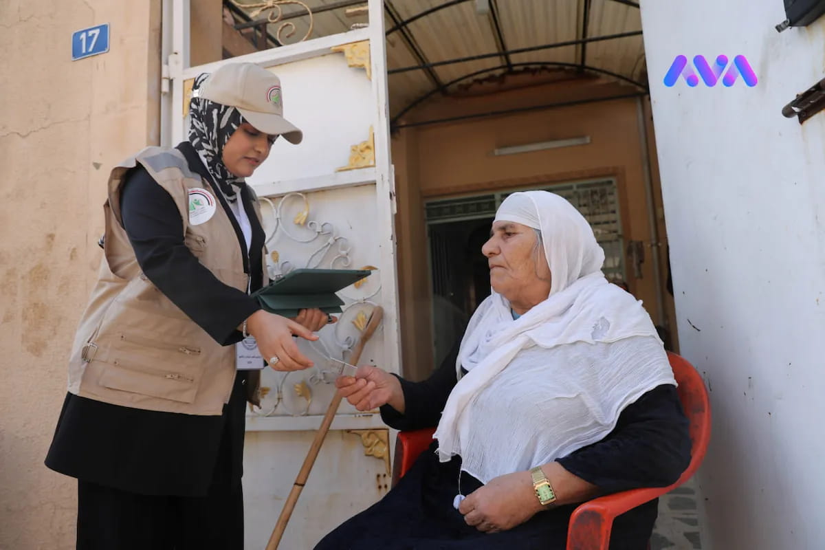 بژمێرێک لە پرۆسەی سەرژمێریی گشتیی دانیشتووان زانیاریی لە هاونیشتمانییەک وەردەگرێت