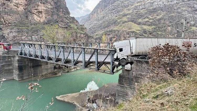 ڕووداوێكی هاتووچۆ ڕێگایەكی سەرەكیی هەرێمی كوردستان دادەخات