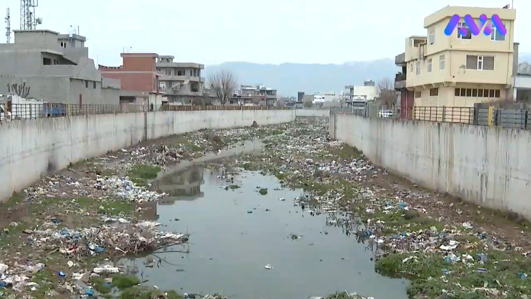 کێشەی خەڵک؛ 300 ماڵ لە سەیدسادق لە ڕێگەی ئاڤاوە داوای چارەسەرێک بۆ کێشەی گەڕەکەکەیان دەکەن