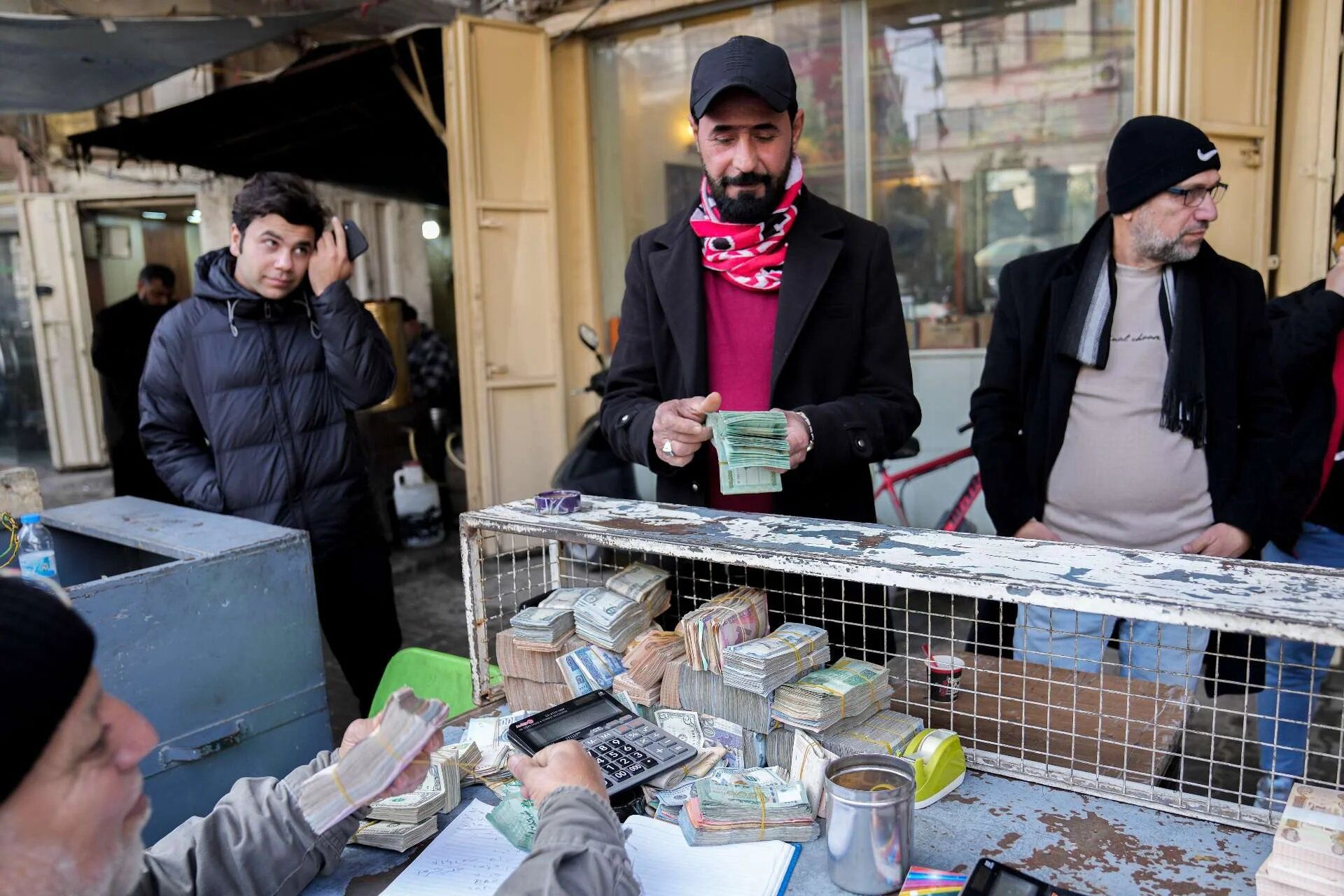 80 ترلیۆن دینار لە ماڵی هاووڵاتییانی عێراقە و ناهێنرێتە بازاڕ