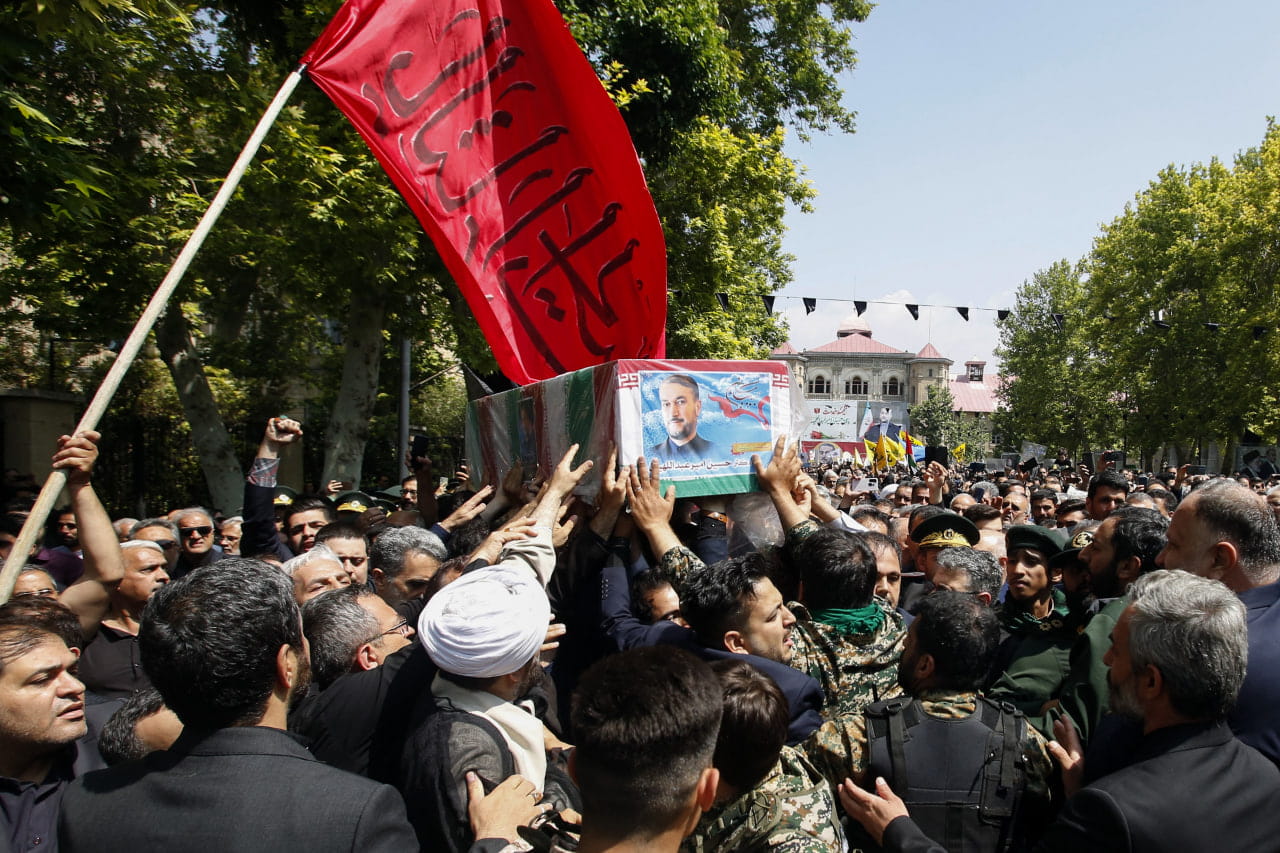 تەرمی وەزیری دەرەوەی ئێران لە شاری ڕەی بەخاک سپێردرا