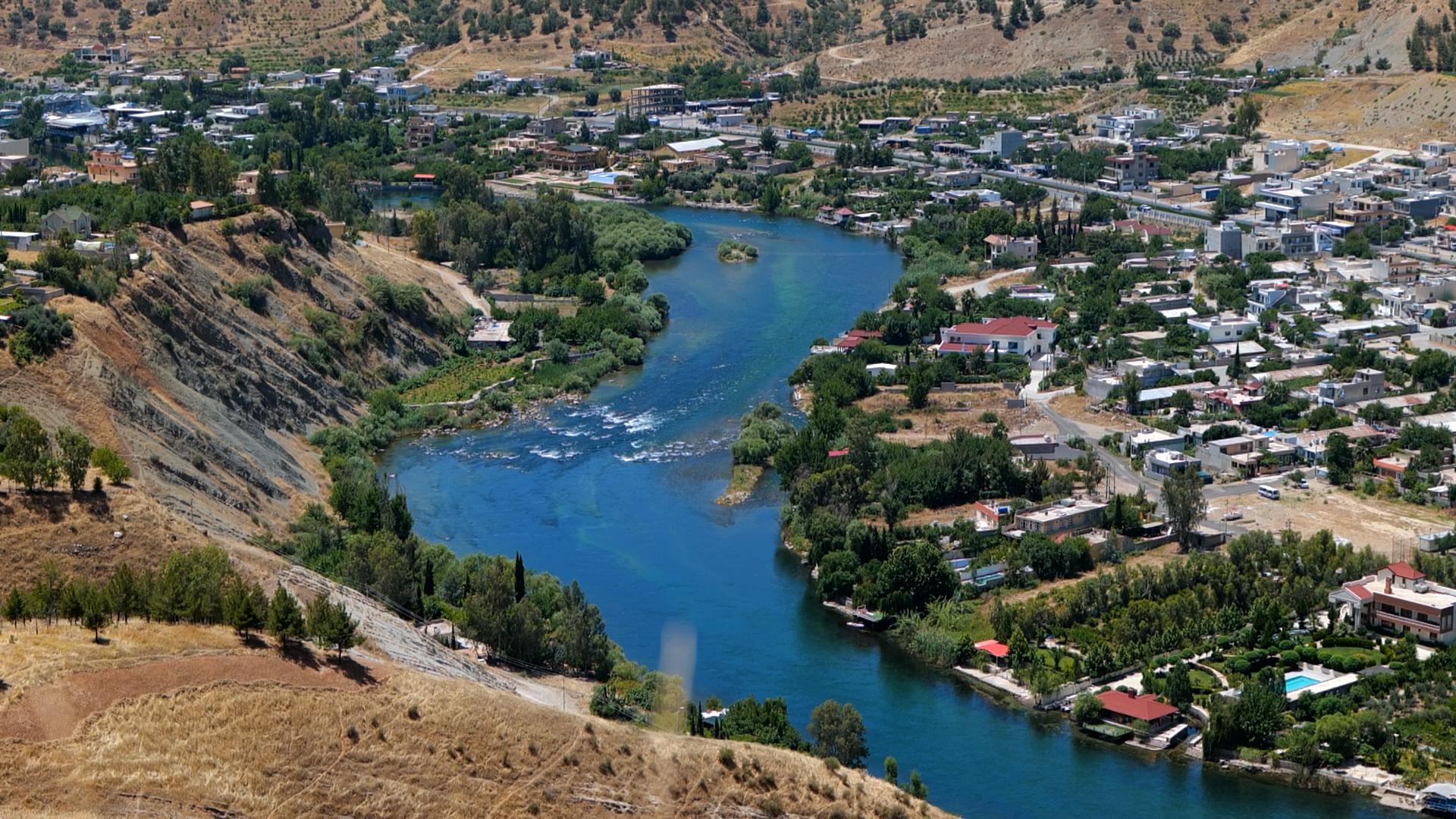 لە جەژندا نزیکەی 85 هەزار گەشتیار سەردانی دووکانیان کردووە