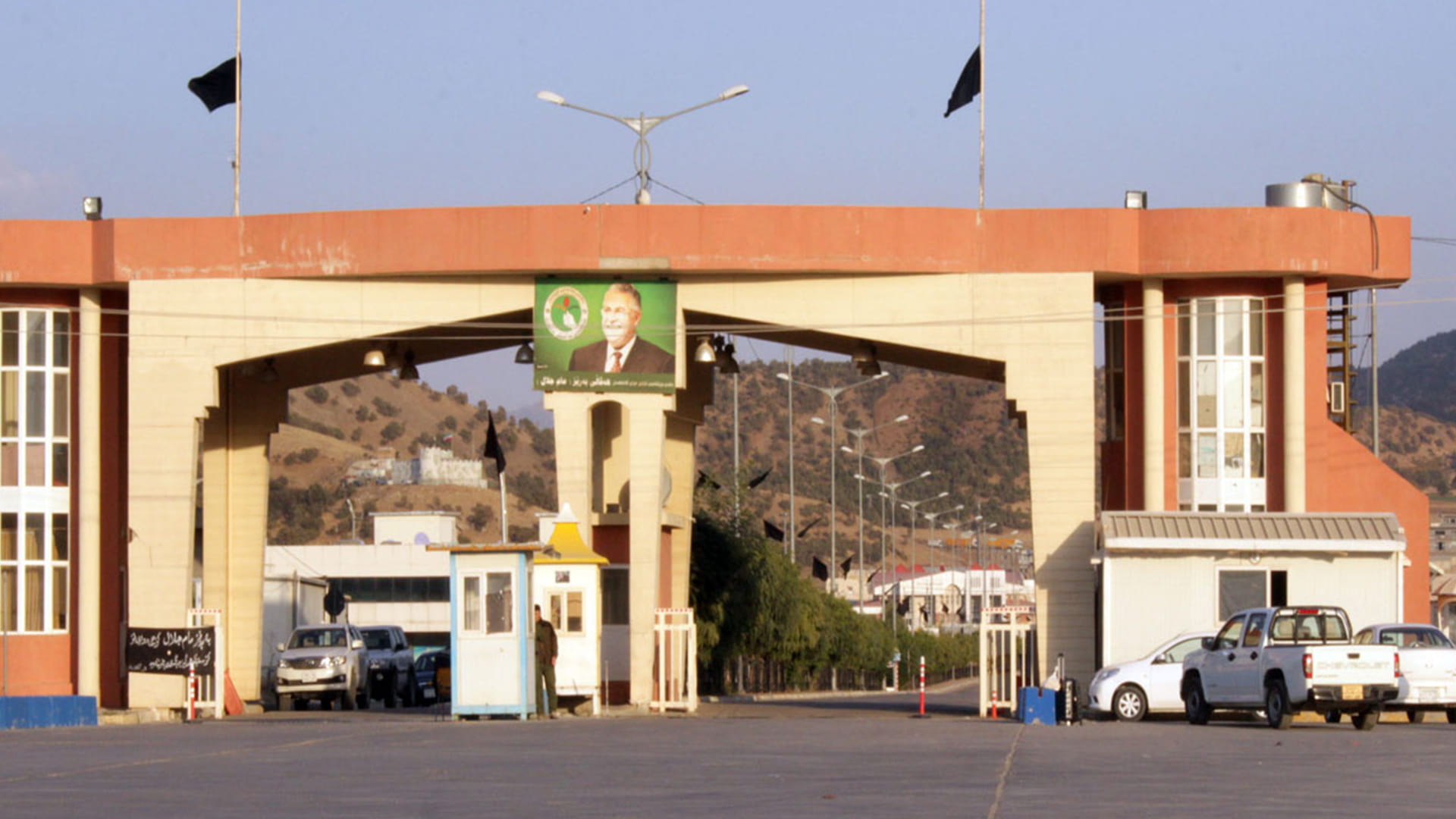 بەغدا بۆ هەولێر: دەروازەکانی باشماخ و پەروێزخان "بوونەتە بەڵایەکی گەورە" بۆمان